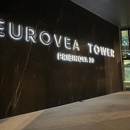 Nikas Eurovea Apartments - Free Parking Bratislava Ngoại thất bức ảnh