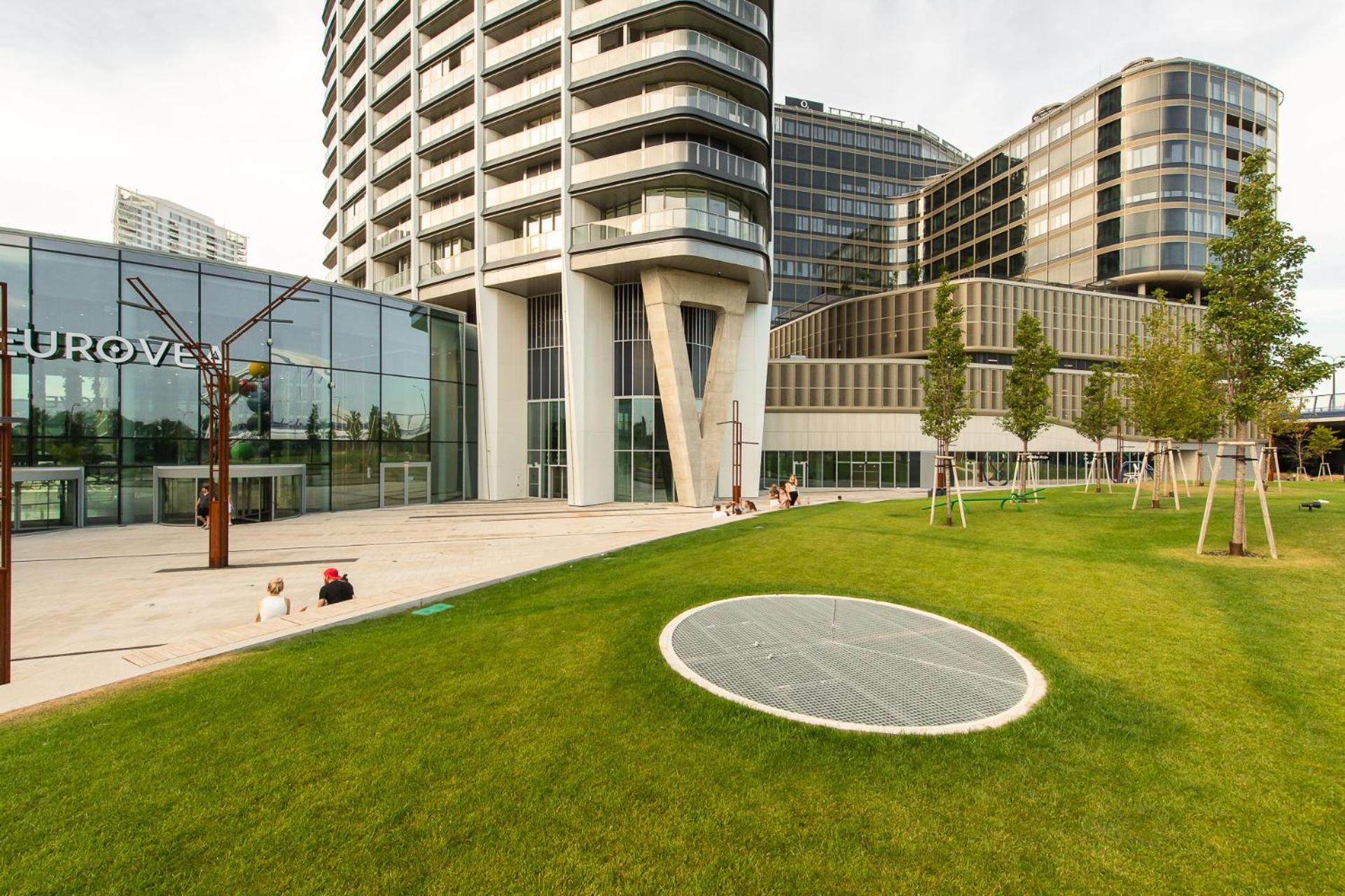 Nikas Eurovea Apartments - Free Parking Bratislava Ngoại thất bức ảnh