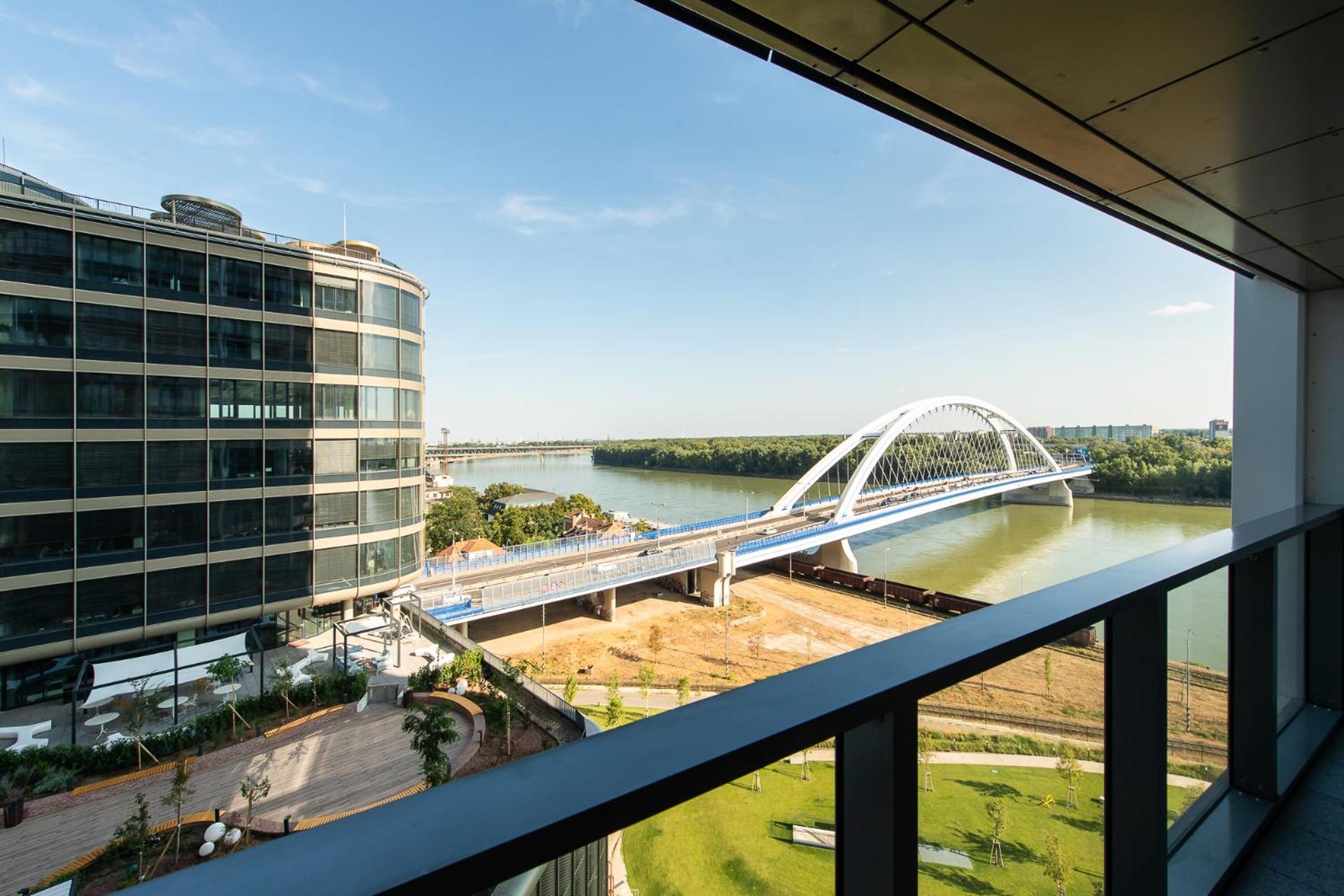 Nikas Eurovea Apartments - Free Parking Bratislava Ngoại thất bức ảnh
