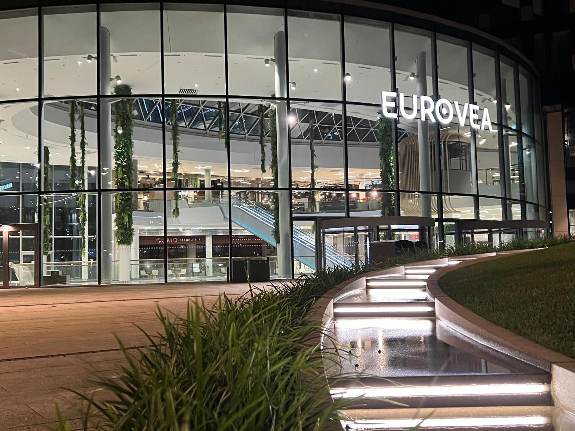 Nikas Eurovea Apartments - Free Parking Bratislava Ngoại thất bức ảnh
